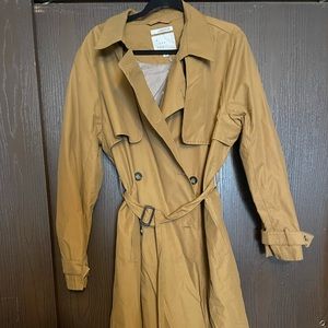 Women’s water resistant Trenchcoat